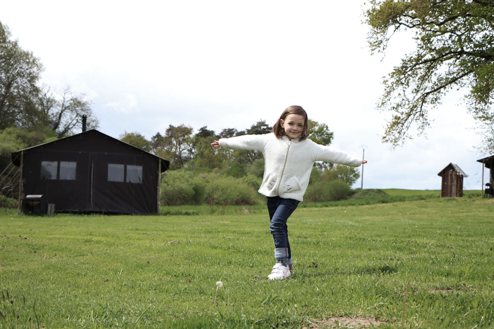 un lit au pre bonneblond glamping enfant